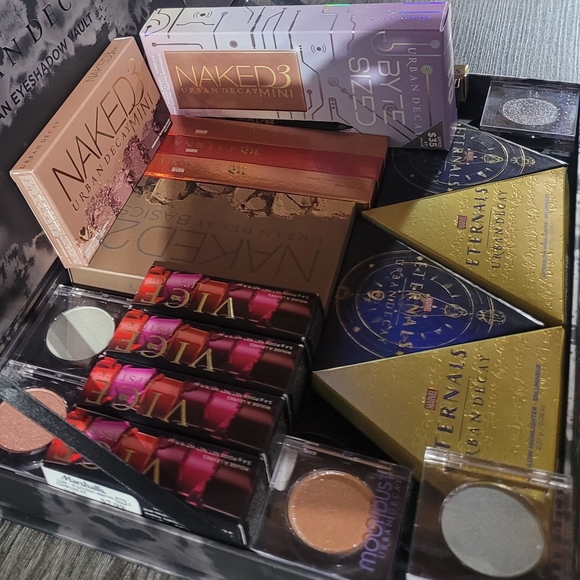 URBAN DECAY MEGA BUNDLE - Picture 4 of 4